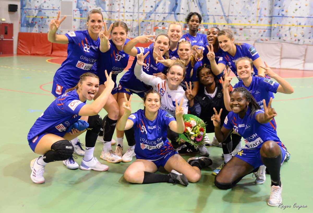 Équipe de handball féminine - septembre 2019 - photo Roger Capra
