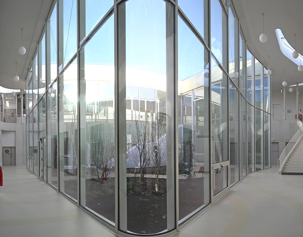 Atelier Leonard de Vinci - le patio vu de l’intérieur - janvier 2022