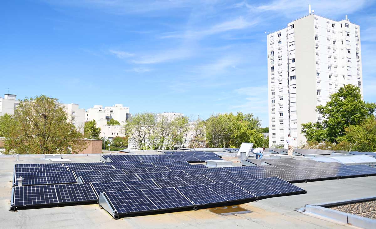 Nouveaux panneaux solaires à l'école Lorca - août 2022